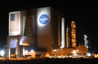 Artemis III bo namesto na Luno letel v Zemljino orbito