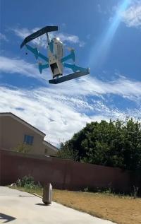 Amazonovi letalniki z velike višine mečejo pakete